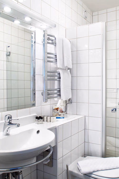 Badrum i Economy Dubbelrum